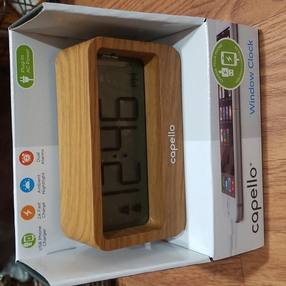 Window Clock with USB Charger - Capello - Picture 2 of 8